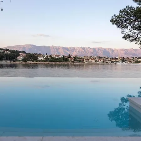 Apartment With Heated Pool On The Selca (Brac)